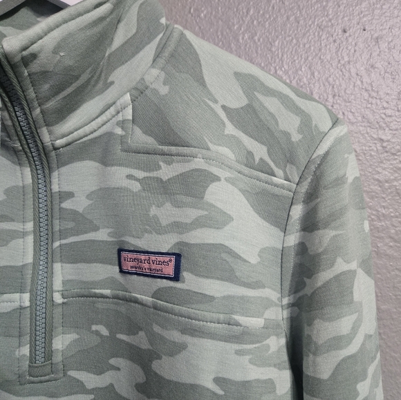 Vineyard Vines Dreamcloth Relaxed Shep Quarter Zip Shirt In Camo Dune Green - Picture 14 of 15